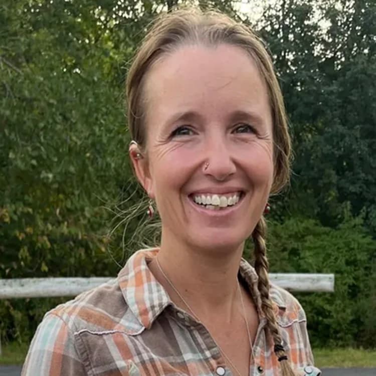 Jenn, Yoga Teacher & Co-Founder